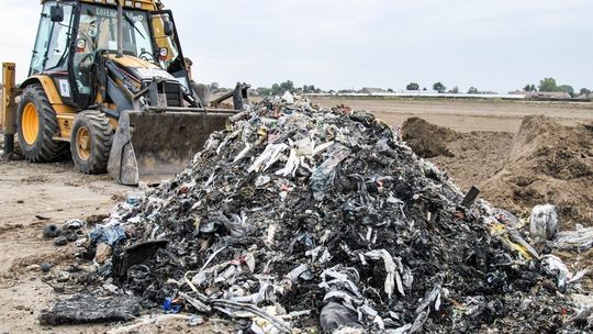 Mafia śmieciowa zakopała tony odpadów w Parku Krajobrazowym