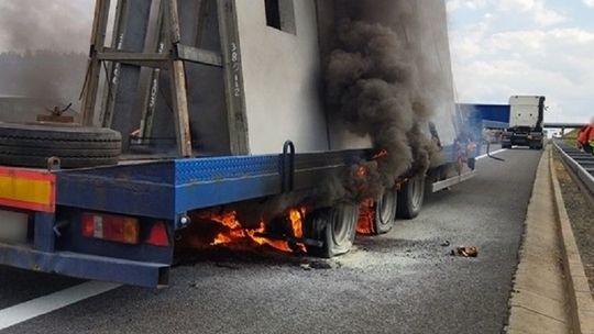 Pożar ciężarówki na trasie S3