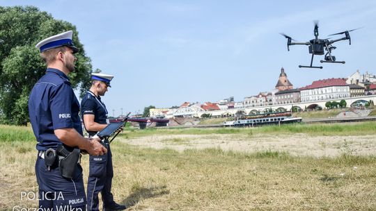 Uwaga! Dziś policja będzie latała dronami i zaczyna polowanie nie tylko na kierowców