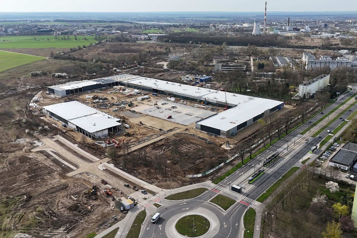 Trwa budowa gigantycznego parku handlowego w Gorzowie